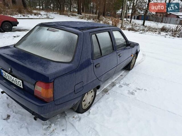 Синий ЗАЗ 1103 Славута, объемом двигателя 1.2 л и пробегом 132 тыс. км за 999 $, фото 5 на Automoto.ua