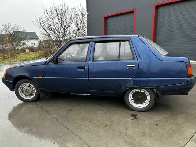 Синий ЗАЗ 1103 Славута, объемом двигателя 1.2 л и пробегом 198 тыс. км за 800 $, фото 7 на Automoto.ua