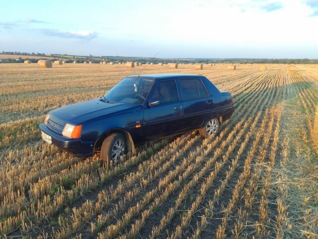 Синий ЗАЗ 1103 Славута, объемом двигателя 1.2 л и пробегом 80 тыс. км за 1000 $, фото 1 на Automoto.ua