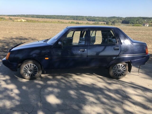 Синий ЗАЗ 1103 Славута, объемом двигателя 1.2 л и пробегом 85 тыс. км за 1700 $, фото 2 на Automoto.ua