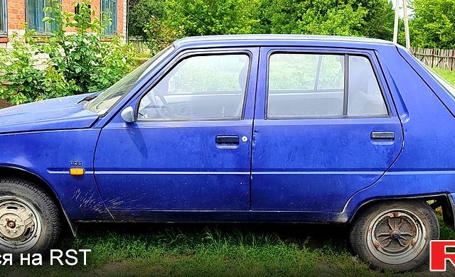 Синий ЗАЗ 1103 Славута, объемом двигателя 1.2 л и пробегом 160 тыс. км за 420 $, фото 3 на Automoto.ua