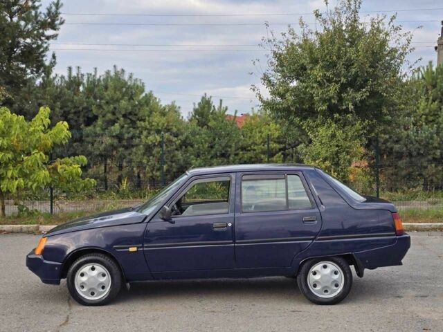 Синій ЗАЗ 1103 Славута, об'ємом двигуна 1.2 л та пробігом 150 тис. км за 1699 $, фото 1 на Automoto.ua