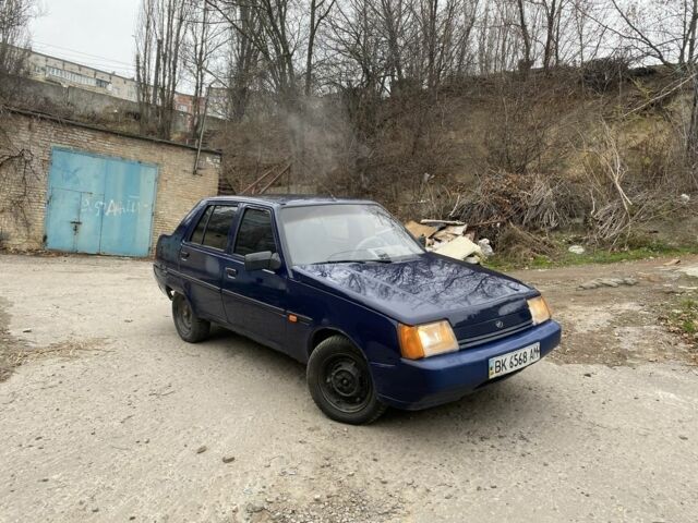 Синий ЗАЗ 1103 Славута, объемом двигателя 1.2 л и пробегом 397 тыс. км за 700 $, фото 5 на Automoto.ua