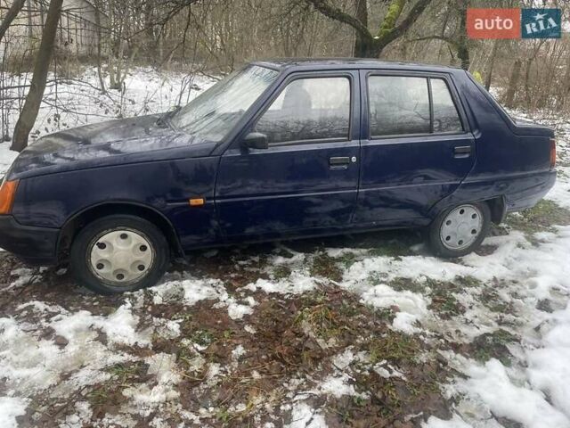 Синий ЗАЗ 1103 Славута, объемом двигателя 1.1 л и пробегом 130 тыс. км за 750 $, фото 2 на Automoto.ua