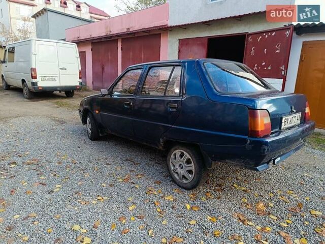 ЗАЗ 1103 Славута 2005 в Славуте на Automoto.ua Синий ЗАЗ 1103 Славута, объемом двигателя 1.2 л и пробегом 176 тыс. км за 650 $, фото 5 на Automoto.ua