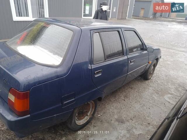 Синий ЗАЗ 1103 Славута, объемом двигателя 1.2 л и пробегом 200 тыс. км за 800 $, фото 4 на Automoto.ua