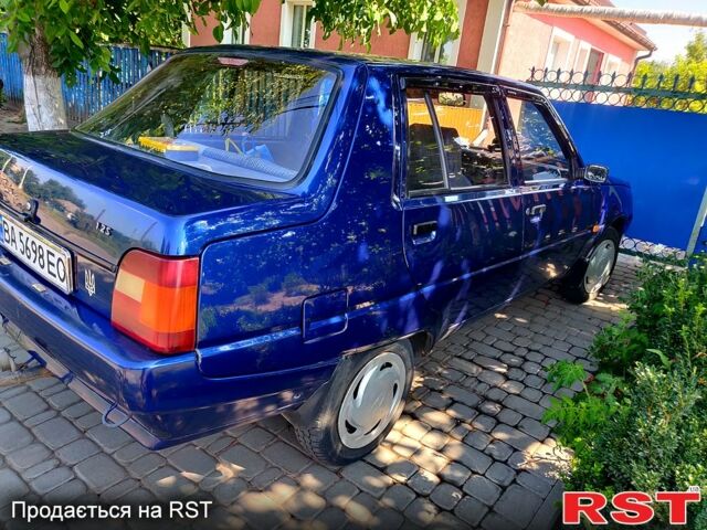Синий ЗАЗ 1103 Славута, объемом двигателя 1.2 л и пробегом 57 тыс. км за 1250 $, фото 5 на Automoto.ua