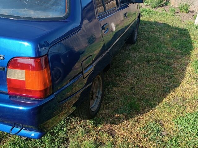 Синий ЗАЗ 1103 Славута, объемом двигателя 1.2 л и пробегом 14 тыс. км за 999 $, фото 2 на Automoto.ua