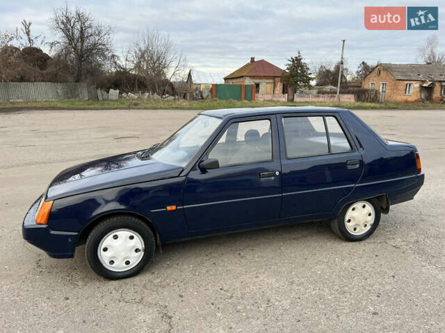 Синій ЗАЗ 1103 Славута, об'ємом двигуна 1.2 л та пробігом 42 тис. км за 1750 $, фото 2 на Automoto.ua