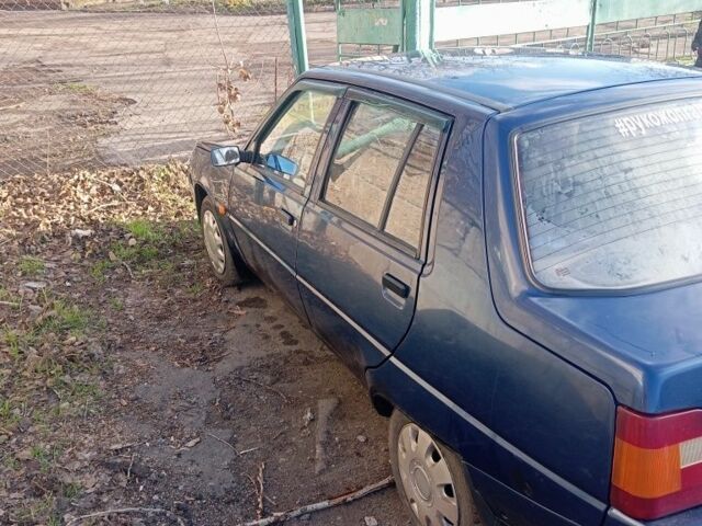 Синій ЗАЗ 1103 Славута, об'ємом двигуна 1 л та пробігом 150 тис. км за 800 $, фото 3 на Automoto.ua