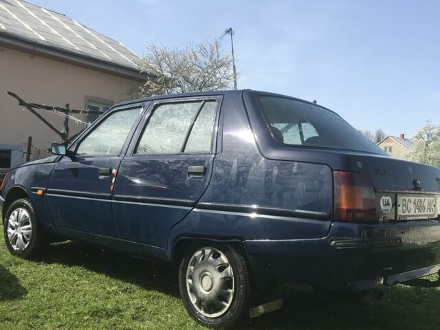 Синий ЗАЗ 1103 Славута, объемом двигателя 1.2 л и пробегом 205 тыс. км за 714 $, фото 2 на Automoto.ua