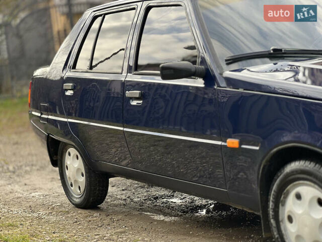 Синий ЗАЗ 1103 Славута, объемом двигателя 1.2 л и пробегом 61 тыс. км за 1650 $, фото 1 на Automoto.ua