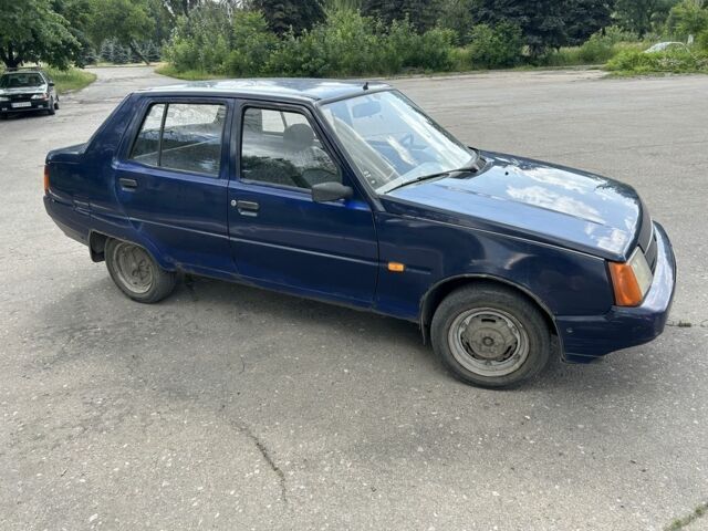 Синий ЗАЗ 1103 Славута, объемом двигателя 1.2 л и пробегом 293 тыс. км за 650 $, фото 2 на Automoto.ua