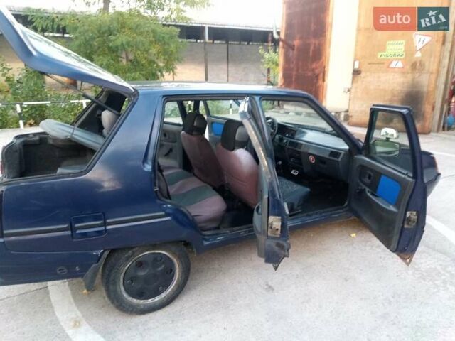 ЗАЗ 1103 Славута 2006 в Запорожье на Automoto.ua Синий ЗАЗ 1103 Славута, объемом двигателя 1.2 л и пробегом 260 тыс. км за 800 $, фото 8 на Automoto.ua