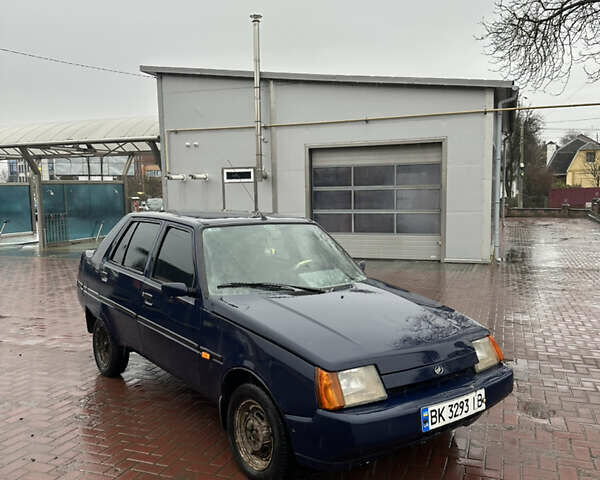 Синий ЗАЗ 1103 Славута, объемом двигателя 1.2 л и пробегом 72 тыс. км за 650 $, фото 2 на Automoto.ua