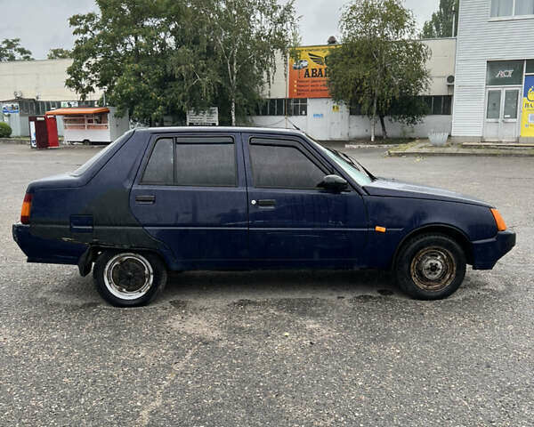 Синий ЗАЗ 1103 Славута, объемом двигателя 1.2 л и пробегом 120 тыс. км за 900 $, фото 6 на Automoto.ua