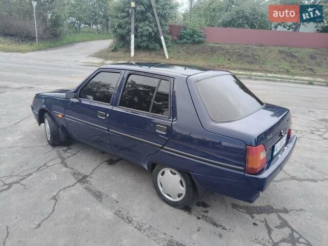 Синій ЗАЗ 1103 Славута, об'ємом двигуна 1.2 л та пробігом 121 тис. км за 1999 $, фото 1 на Automoto.ua