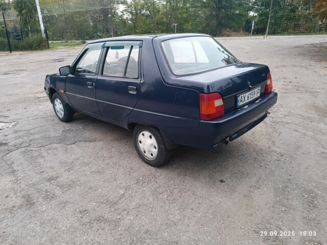 Синий ЗАЗ 1103 Славута, объемом двигателя 1.2 л и пробегом 166 тыс. км за 1100 $, фото 3 на Automoto.ua