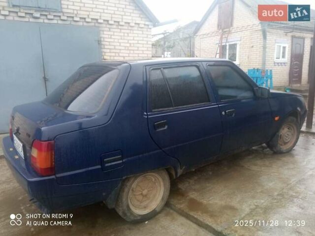 Синий ЗАЗ 1103 Славута, объемом двигателя 1.2 л и пробегом 142 тыс. км за 1100 $, фото 3 на Automoto.ua