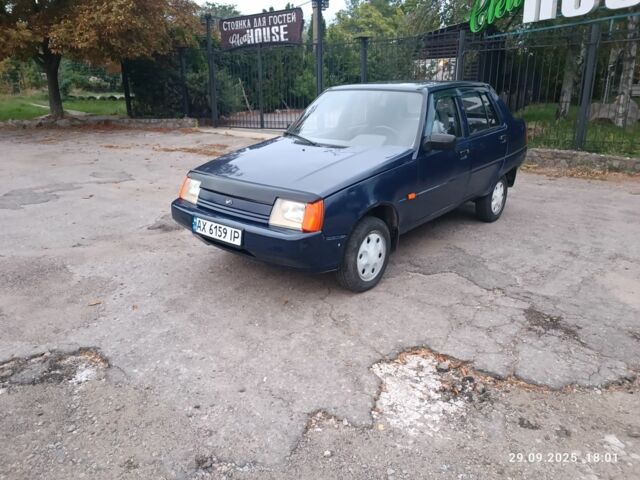 Синий ЗАЗ 1103 Славута, объемом двигателя 1.2 л и пробегом 166 тыс. км за 1100 $, фото 1 на Automoto.ua