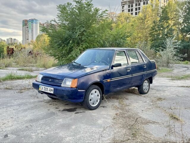 Синий ЗАЗ 1103 Славута, объемом двигателя 1.2 л и пробегом 206 тыс. км за 850 $, фото 1 на Automoto.ua