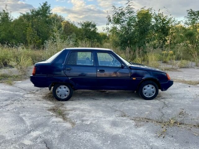 Синий ЗАЗ 1103 Славута, объемом двигателя 1.2 л и пробегом 206 тыс. км за 850 $, фото 2 на Automoto.ua