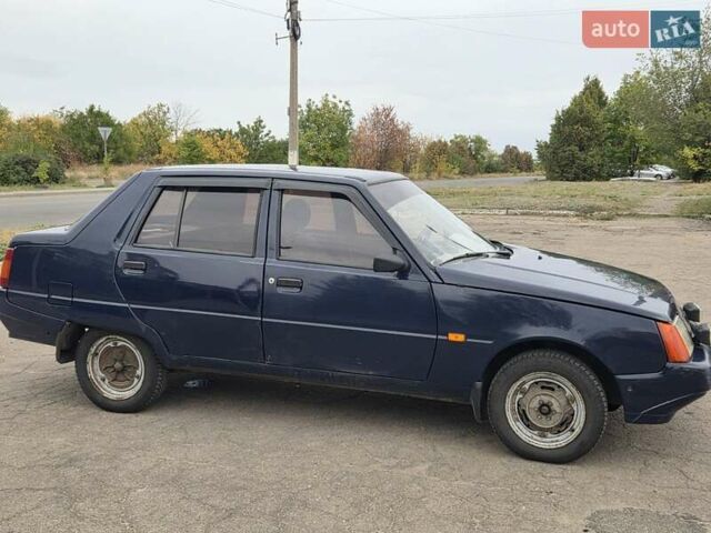 Синий ЗАЗ 1103 Славута, объемом двигателя 1.2 л и пробегом 80 тыс. км за 1300 $, фото 3 на Automoto.ua