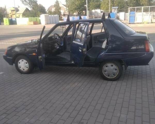 Синий ЗАЗ 1103 Славута, объемом двигателя 1.3 л и пробегом 66 тыс. км за 1550 $, фото 13 на Automoto.ua