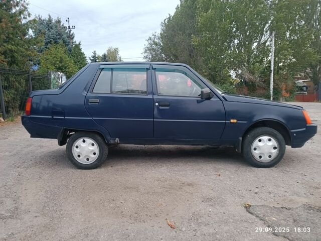 Синий ЗАЗ 1103 Славута, объемом двигателя 1.2 л и пробегом 166 тыс. км за 1100 $, фото 6 на Automoto.ua