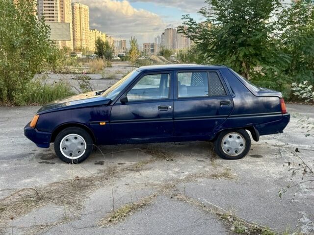 Синий ЗАЗ 1103 Славута, объемом двигателя 1.2 л и пробегом 206 тыс. км за 850 $, фото 5 на Automoto.ua