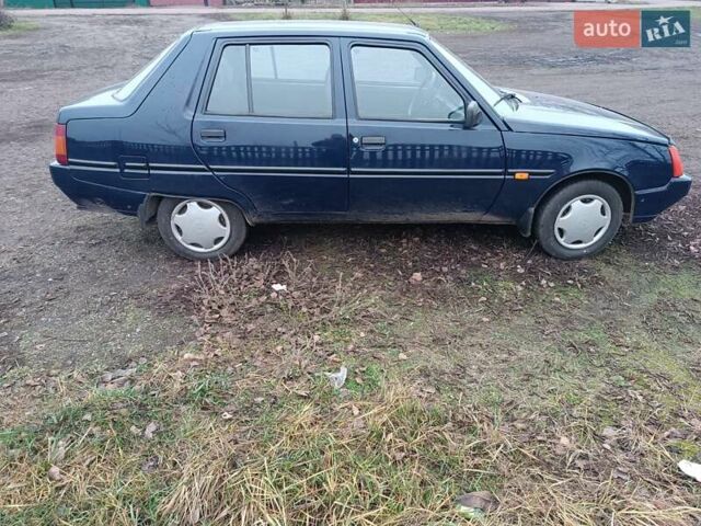 Синий ЗАЗ 1103 Славута, объемом двигателя 1.2 л и пробегом 284 тыс. км за 1300 $, фото 3 на Automoto.ua