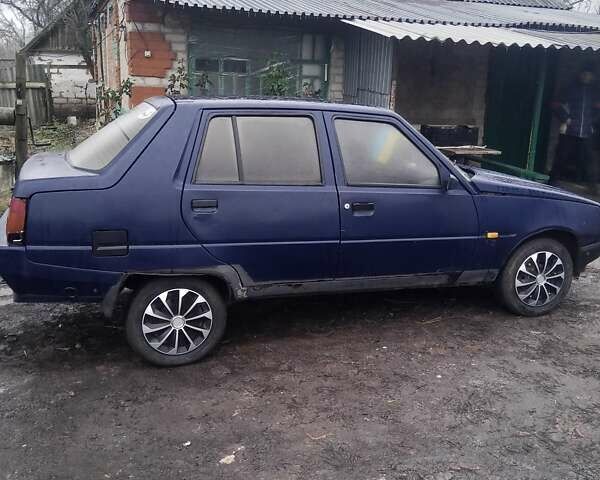 Синий ЗАЗ 1103 Славута, объемом двигателя 1.2 л и пробегом 100 тыс. км за 450 $, фото 2 на Automoto.ua