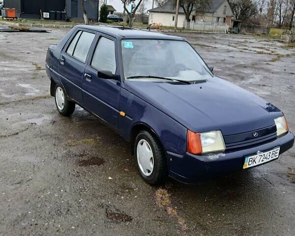 Синий ЗАЗ 1103 Славута, объемом двигателя 1.3 л и пробегом 78 тыс. км за 1000 $, фото 1 на Automoto.ua