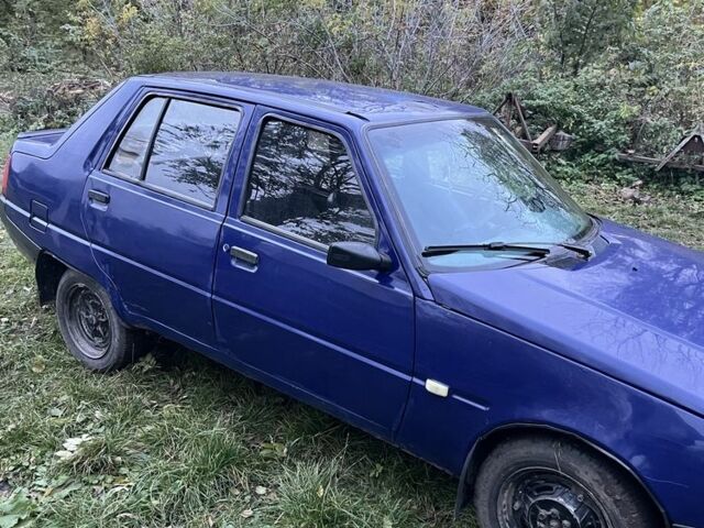 ЗАЗ 1103 Славута 2010 в Староконстантинов на Automoto.ua Синий ЗАЗ 1103 Славута, объемом двигателя 1.2 л и пробегом 245 тыс. км за 883 $, фото 4 на Automoto.ua