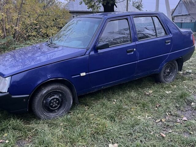 ЗАЗ 1103 Славута 2010 в Староконстантинов на Automoto.ua Синий ЗАЗ 1103 Славута, объемом двигателя 1.2 л и пробегом 245 тыс. км за 883 $, фото 3 на Automoto.ua