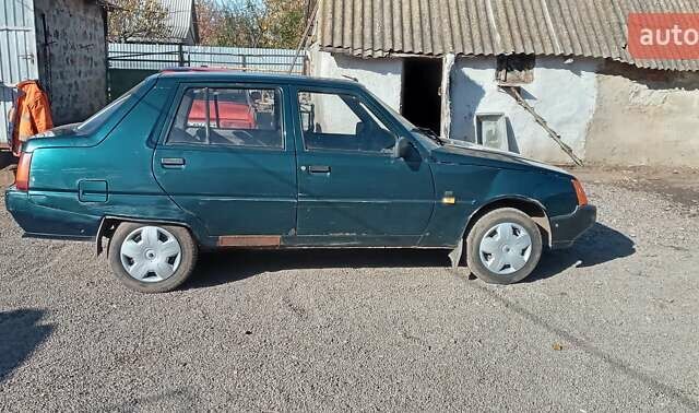 Зеленый ЗАЗ 1103 Славута, объемом двигателя 1.1 л и пробегом 95 тыс. км за 900 $, фото 6 на Automoto.ua