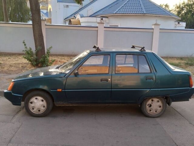 ЗАЗ 1103 Славута 2001 в Кривом Роге на Automoto.ua Зеленый ЗАЗ 1103 Славута, объемом двигателя 1.2 л и пробегом 210 тыс. км за 800 $, фото 2 на Automoto.ua