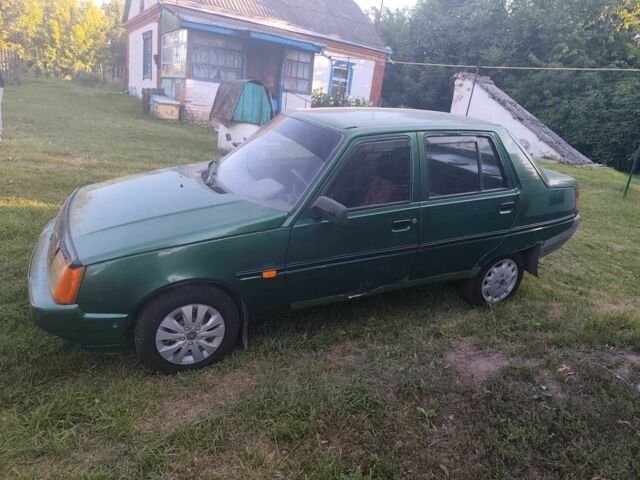 Зеленый ЗАЗ 1103 Славута, объемом двигателя 1.2 л и пробегом 200 тыс. км за 700 $, фото 1 на Automoto.ua