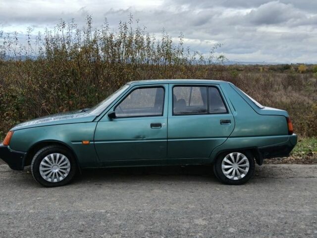 ЗАЗ 1103 Славута 2005 в Ужгороде на Automoto.ua Зеленый ЗАЗ 1103 Славута, объемом двигателя 1 л и пробегом 40 тыс. км за 700 $, фото 4 на Automoto.ua