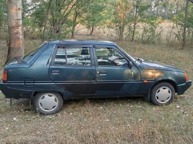 Зеленый ЗАЗ 1103 Славута, объемом двигателя 1.2 л и пробегом 270 тыс. км за 900 $, фото 1 на Automoto.ua