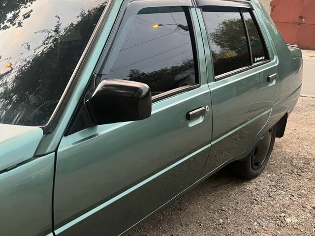 Зелений ЗАЗ 1103 Славута, об'ємом двигуна 1.2 л та пробігом 143 тис. км за 1000 $, фото 8 на Automoto.ua