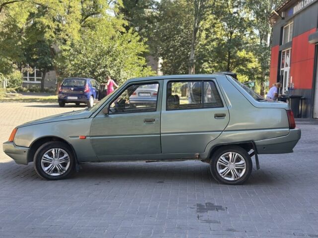 Зеленый ЗАЗ 1103 Славута, объемом двигателя 1.3 л и пробегом 250 тыс. км за 800 $, фото 10 на Automoto.ua
