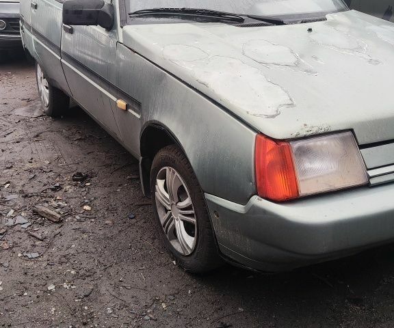 Зеленый ЗАЗ 1103 Славута, объемом двигателя 1.2 л и пробегом 200 тыс. км за 900 $, фото 1 на Automoto.ua