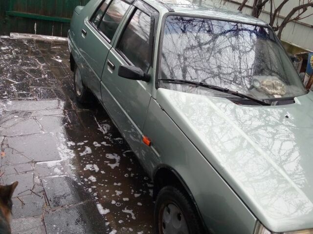 Зелений ЗАЗ 1103 Славута, об'ємом двигуна 1.2 л та пробігом 1 тис. км за 500 $, фото 3 на Automoto.ua