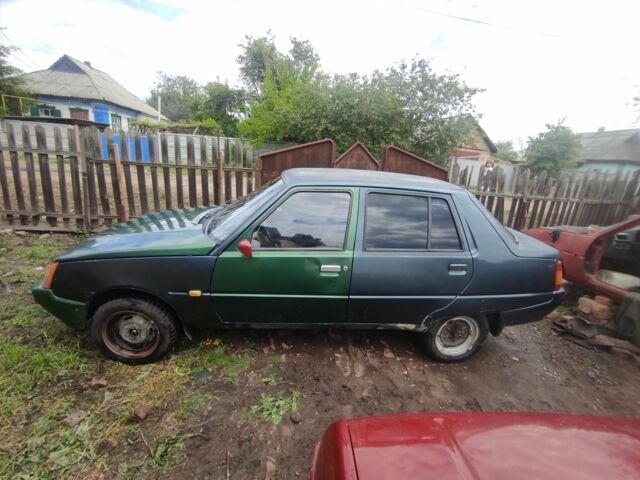 Зелений ЗАЗ 1103 Славута, об'ємом двигуна 0 л та пробігом 3 тис. км за 888 $, фото 3 на Automoto.ua