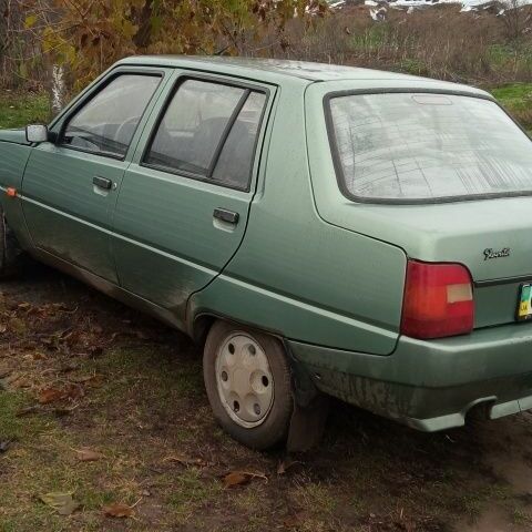 Зеленый ЗАЗ 1103 Славута, объемом двигателя 1 л и пробегом 87 тыс. км за 712 $, фото 2 на Automoto.ua