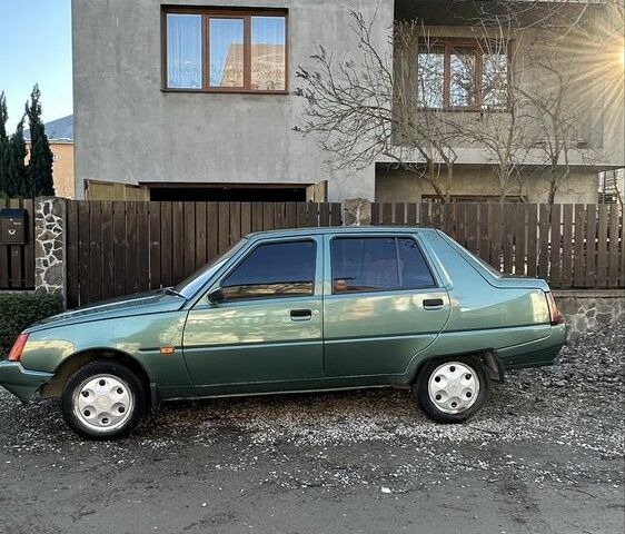 Зеленый ЗАЗ 1103 Славута, объемом двигателя 1.3 л и пробегом 84 тыс. км за 1199 $, фото 5 на Automoto.ua