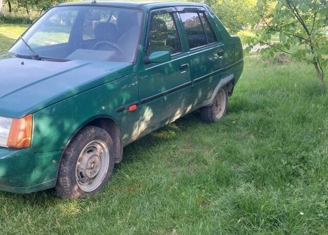 Зелений ЗАЗ 1103 Славута, об'ємом двигуна 1.3 л та пробігом 1 тис. км за 1750 $, фото 2 на Automoto.ua