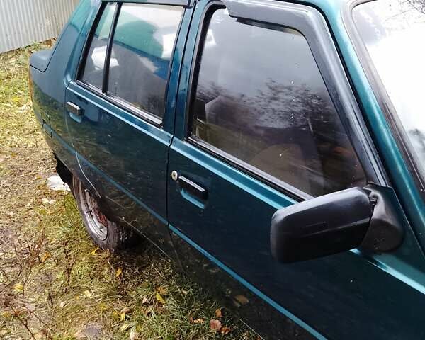 Зеленый ЗАЗ 1103 Славута, объемом двигателя 1.1 л и пробегом 187 тыс. км за 900 $, фото 12 на Automoto.ua