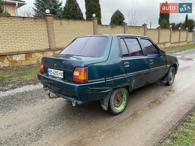 Зеленый ЗАЗ 1103 Славута, объемом двигателя 1.2 л и пробегом 320 тыс. км за 550 $, фото 2 на Automoto.ua